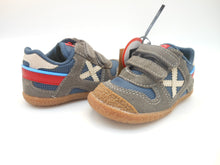 Carica l&#39;immagine nel visualizzatore di Gallery, Primi passi bambino-Baby goal-suede grigio e blu-suola morbida e rinforzata | Munich
