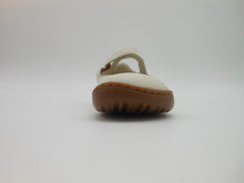 Carica l&#39;immagine nel visualizzatore di Gallery, Sandalo gabbietta Camper primi passi bimba, pelle beige,
