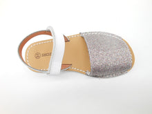 Carica l&#39;immagine nel visualizzatore di Gallery, Sandalo minorchino-bambina-glitter multicolor-pelle-made in Italy | shoeb76
